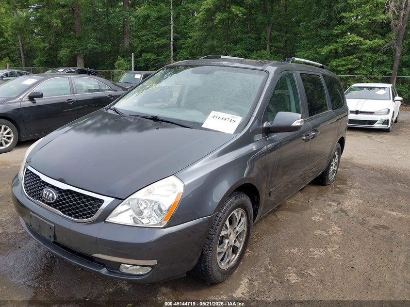 2014 Kia SEDONA VIN KNDMG4C76E6548022 IAAI salvage auction — EXTERIOR BURN, Clear (Virginia), sold $1,200 on 2026-07-22 (photo 2)