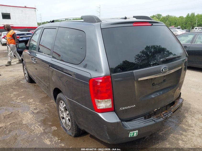 2014 Kia SEDONA VIN KNDMG4C76E6548022 IAAI salvage auction — EXTERIOR BURN, Clear (Virginia), sold $1,200 on 2026-07-22 (photo 3)