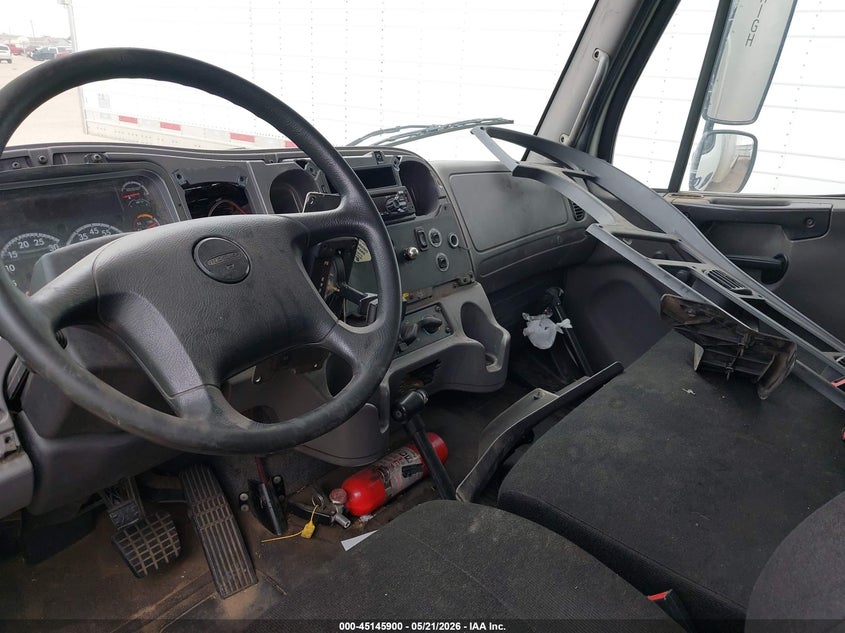 2016 Freightliner M2 106 VIN 1FVACWDT6GHHB5981 IAAI salvage auction — ALL OVER, Clear (Texas), sold $550 on 2026-07-06 (photo 6)