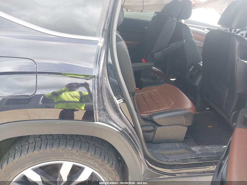 2022 Volkswagen Atlas VIN 1V2FR2CA8NC510729 IAAI salvage auction — SIDE, Salvage (Texas), sold $6,600 on 2026-07-11 (photo 8)