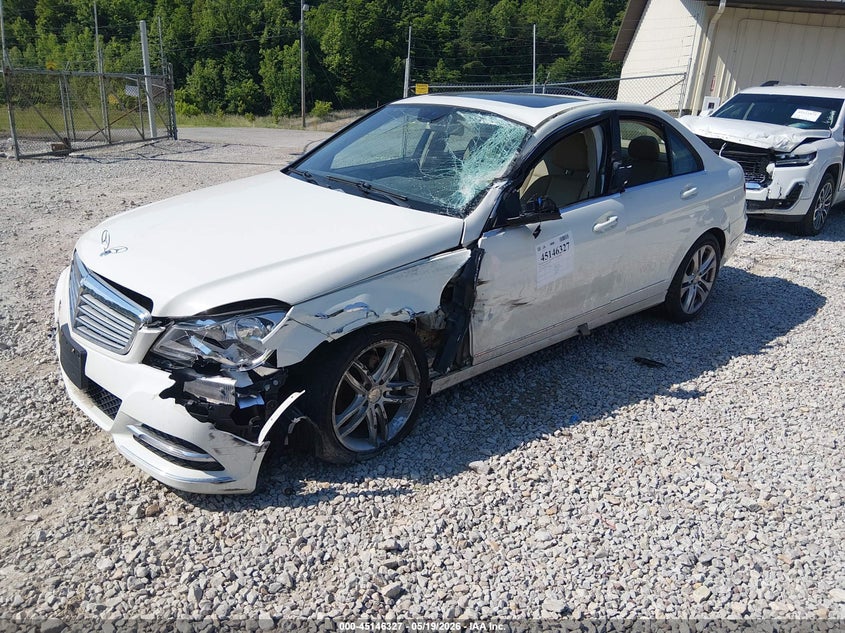 2012 Mercedes-benz C-klasse VIN WDDGF8BB6CR235003 IAAI salvage auction — FRONT END, Salvage (Kentucky), sold $1,300 on 2026-07-07 (photo 2)