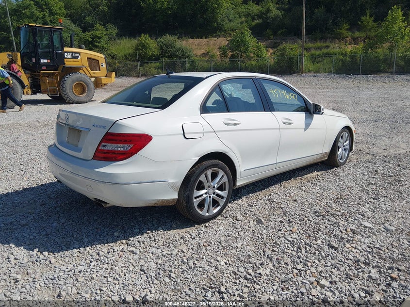 2012 Mercedes-benz C-klasse VIN WDDGF8BB6CR235003 IAAI salvage auction — FRONT END, Salvage (Kentucky), sold $1,300 on 2026-07-07 (photo 4)