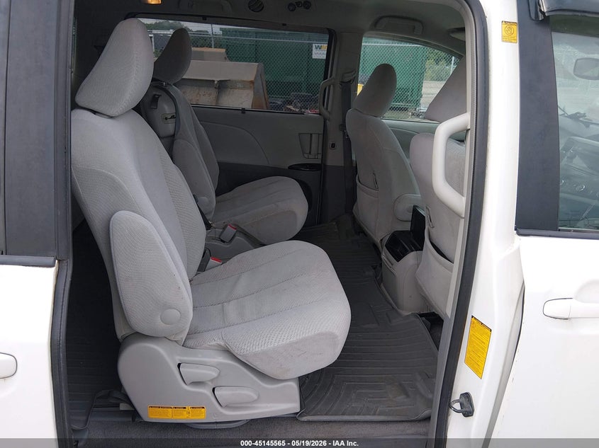 2011 Toyota Sienna VIN 5TDKK3DCXBS071828 IAAI salvage auction — REAR END, Salvage (Illinois), sold $1,450 on 2026-07-14 (photo 8)