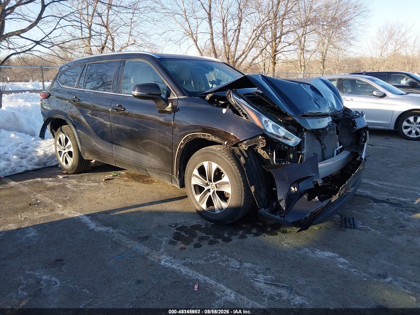 2020 Toyota Highlander VIN 5TDGZRAHXLS003907 IAAI salvage auction — FRONT END, Clear (New Jersey), sold $11,100 on 2026-07-20 (photo 1)