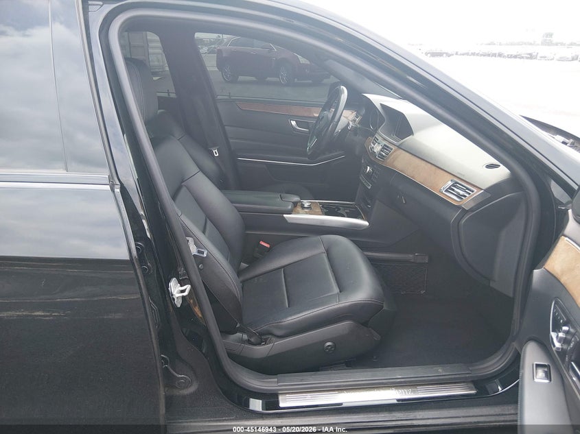 2015 Mercedes-benz E-klasse VIN WDDHF8JBXFB133593 IAAI salvage auction — RIGHT FRONT, Salvage (Illinois), sold $1,900 on 2026-07-28 (photo 5)