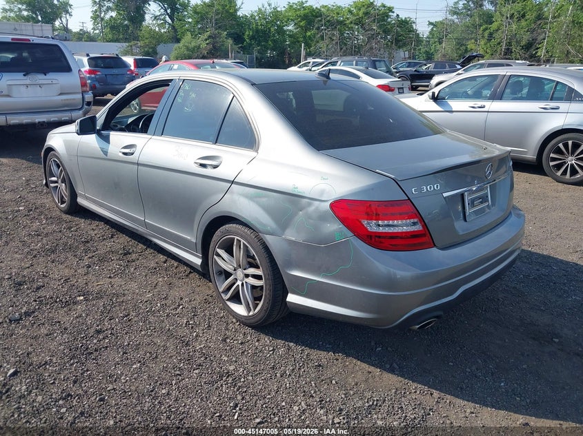 2014 Mercedes-benz C-klasse VIN WDDGF8ABXER323475 IAAI salvage auction — FRONT END, Salvage (New Jersey), sold $1,150 on 2026-07-29 (photo 3)