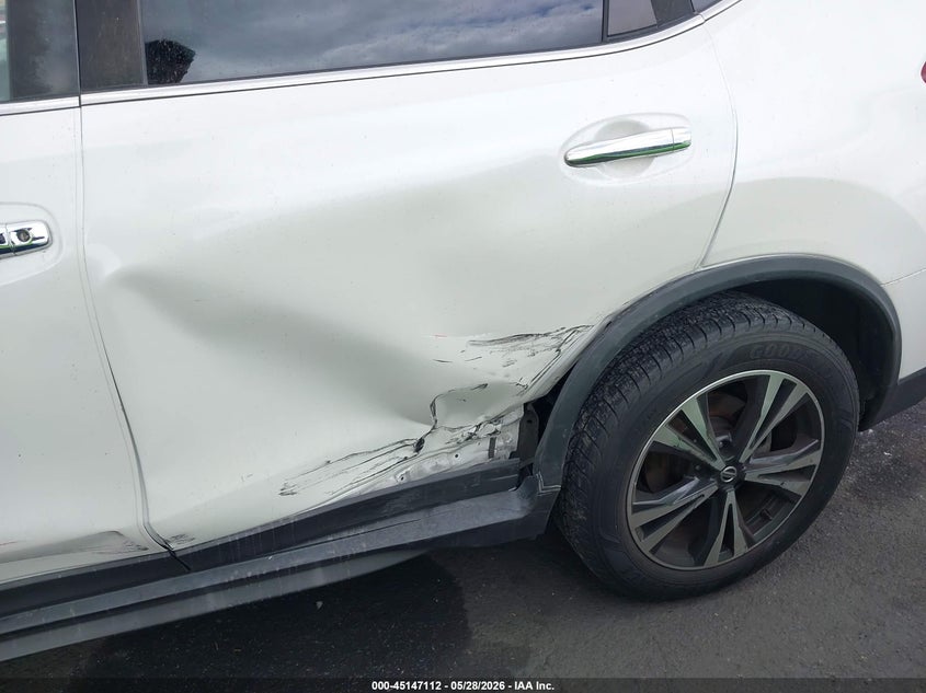 2019 Nissan Rogue VIN JN8AT2MT8KW256922 IAAI salvage auction — LEFT SIDE, Salvage Title, sold $2,300 on 2026-07-08 (photo 6)