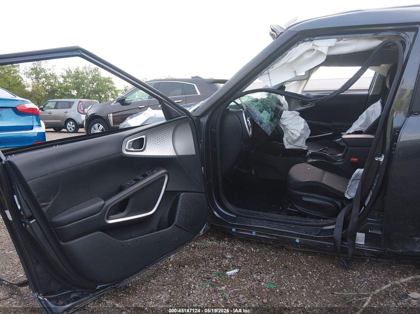 2024 Kia Soul VIN KNDJ23AU1R7912593 IAAI salvage auction — ROLLOVER, Salvage (Indiana), sold $500 on 2026-07-08 (photo 5)