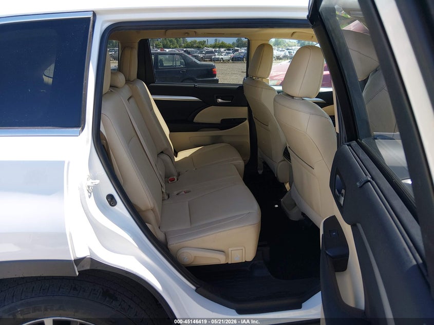 2019 Toyota Highlander VIN 5TDJZRFH3KS574197 IAAI salvage auction — FRONT END, Salvage (Oregon), sold $8,500 on 2026-07-06 (photo 8)