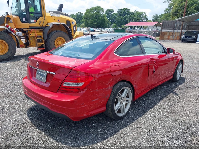 2015 Mercedes-benz C-klasse VIN WDDGJ4HB1FG393389 IAAI salvage auction — SIDE, Salvage (South Carolina), sold $2,750 on 2026-07-18 (photo 4)