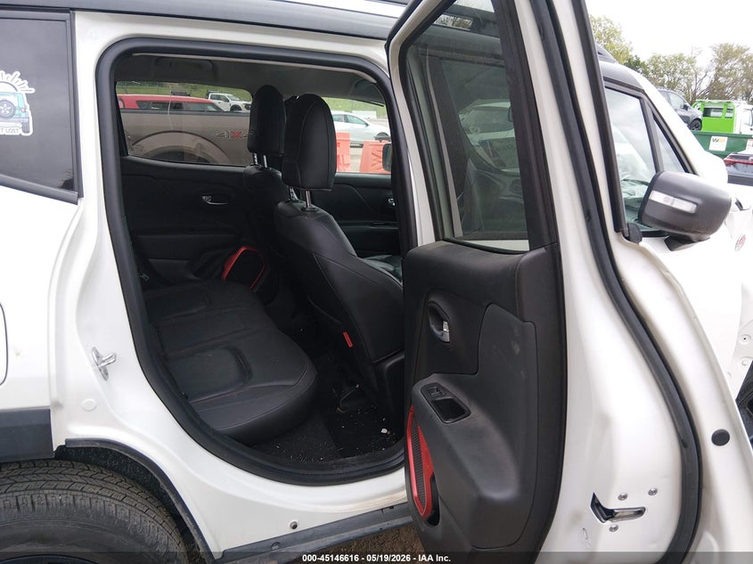 2018 Jeep Renegade VIN ZACCJBCB4JPH00649 IAAI salvage auction — RIGHT FRONT, Salvage Title, sold $775 on 2026-08-08 (photo 8)