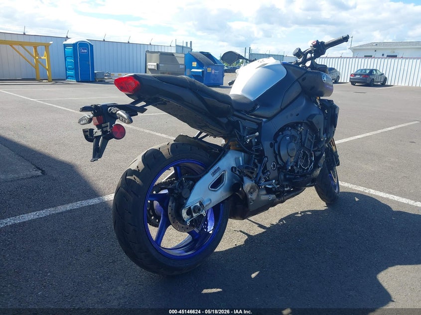 2023 Yamaha Mt VIN JYARN81E3PA000432 IAAI salvage auction — RIGHT SIDE, Salvage (Oregon), sold $4,250 on 2026-07-14 (photo 4)