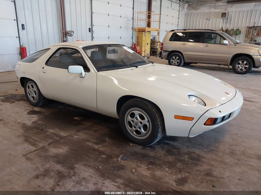 1981 Porsche 928 VIN WP0JA0923BS820604 — IAAI salvage auction photo