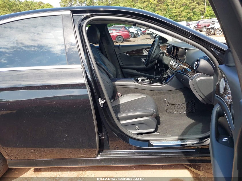 2018 Mercedes-benz E-klasse VIN WDDZF4KB1JA296451 IAAI salvage auction — WATER/FLOOD, Salvage (Alabama), sold $4,350 on 2026-07-25 (photo 5)