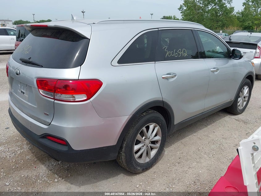 2017 Kia Sorento VIN 5XYPGDA36HG245546 IAAI salvage auction — THEFT, Salvage (Illinois), sold $2,500 on 2026-07-28 (photo 4)