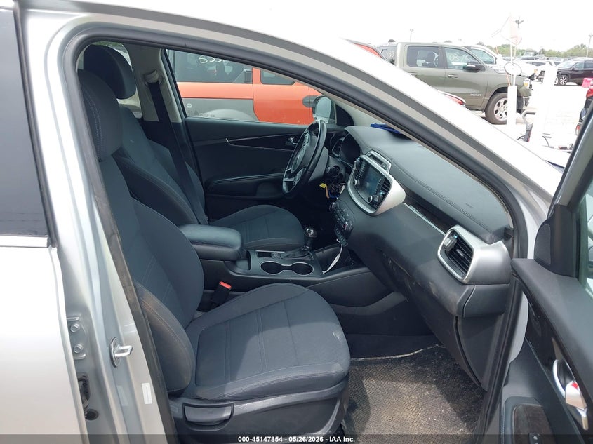 2017 Kia Sorento VIN 5XYPGDA36HG245546 IAAI salvage auction — THEFT, Salvage (Illinois), sold $2,500 on 2026-07-28 (photo 5)