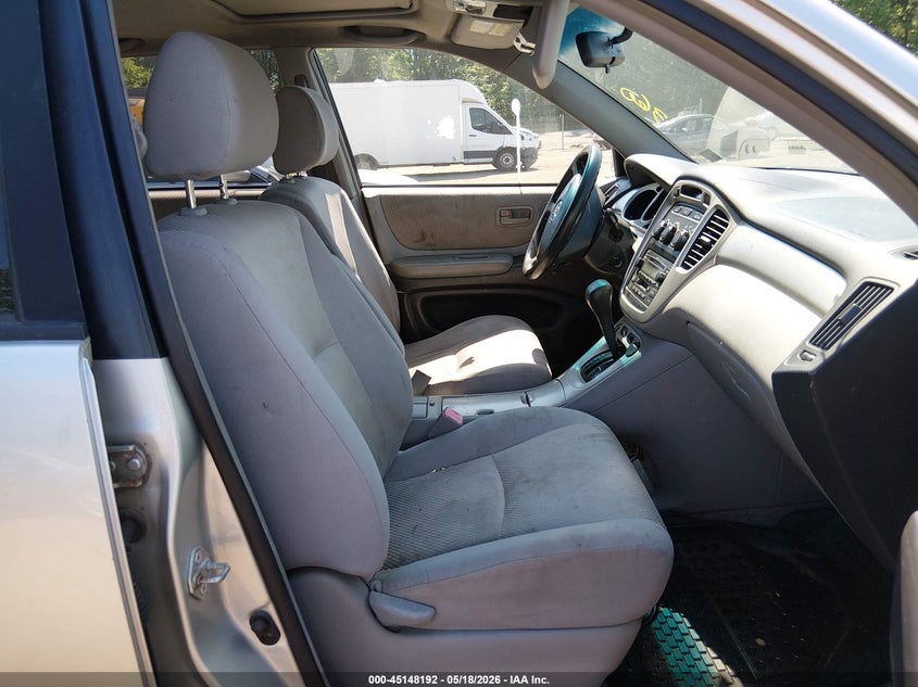 2004 Toyota Highlander VIN JTEDP21AX40041527 IAAI salvage auction — NORMAL WEAR, Clear (Montana), sold $750 on 2026-07-24 (photo 5)