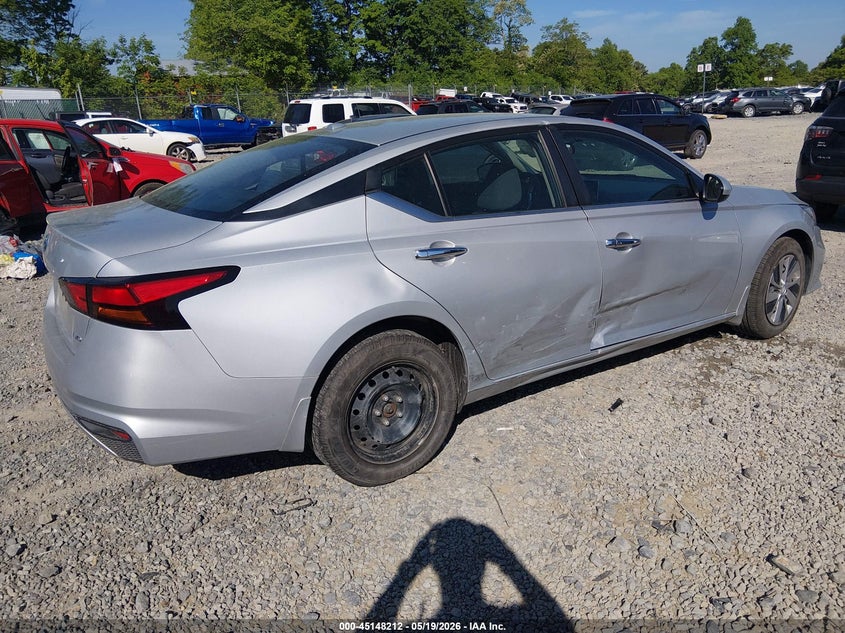 2019 Nissan Altima VIN 1N4BL4BW3KN304797 IAAI salvage auction — RIGHT SIDE, Salvage Title, sold $1,550 on 2026-07-18 (photo 4)