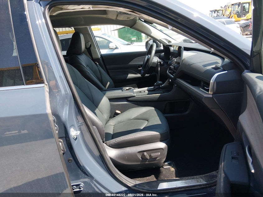 2025 Toyota Highlander VIN 5TDACAB58SS062045 IAAI salvage auction — LEFT SIDE, Salvage (Illinois), sold $25,200 on 2026-07-13 (photo 5)