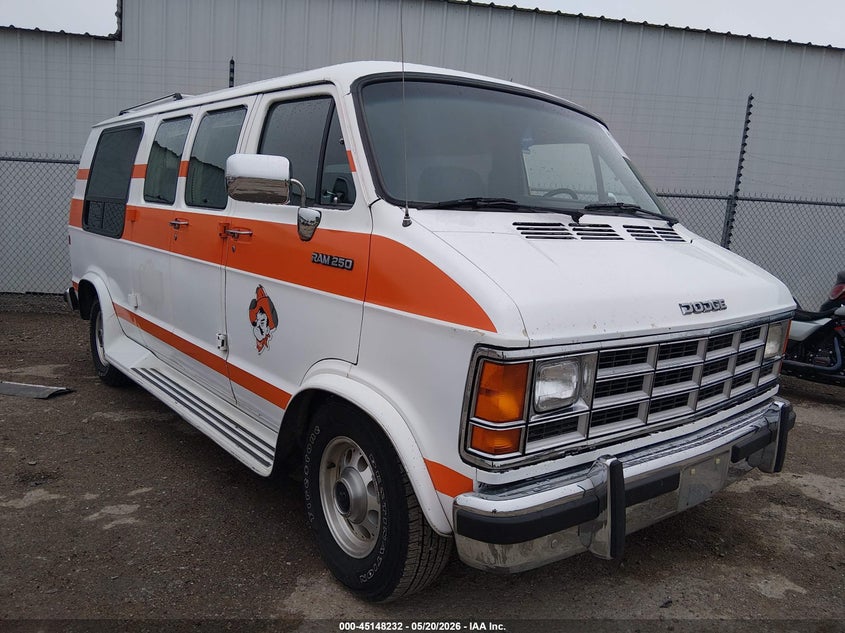 1993 Dodge Ram van VIN 2B6HB21Y5PK513058 — IAAI salvage auction photo