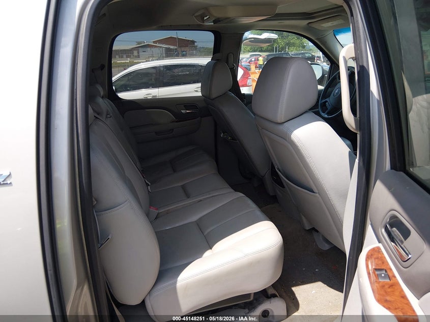 2008 Chevrolet Avalanche VIN 3GNEC12068G165792 IAAI salvage auction — RIGHT SIDE, Clear (Tennessee), sold $700 on 2026-07-09 (photo 8)