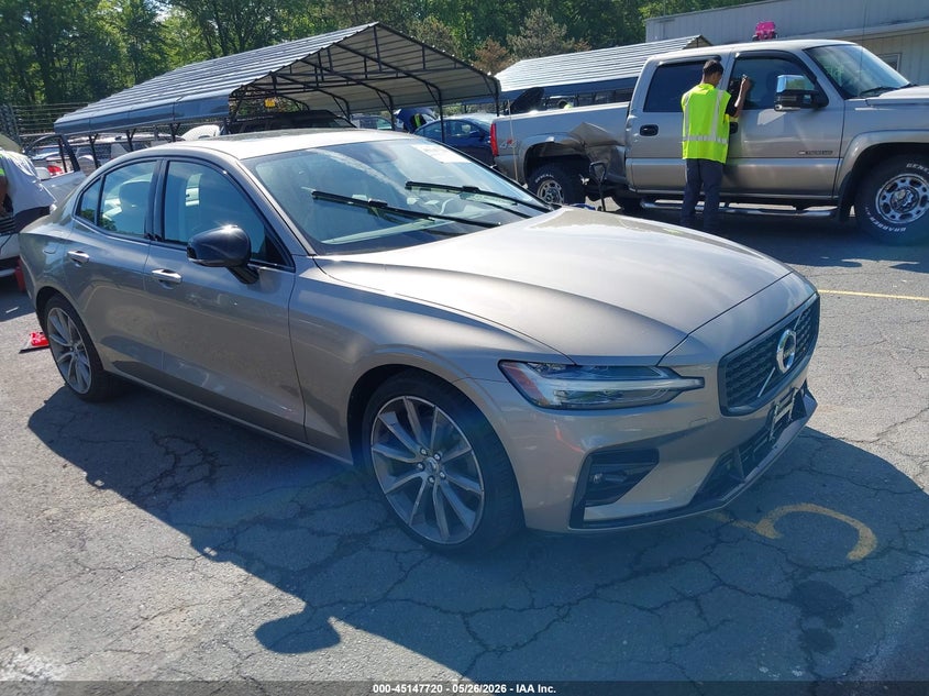 2021 Volvo S60 VIN 7JR102TZ2MG113411 IAAI salvage auction — REAR END, Salvage (Connecticut), sold $9,275 on 2026-07-09 (photo 1)