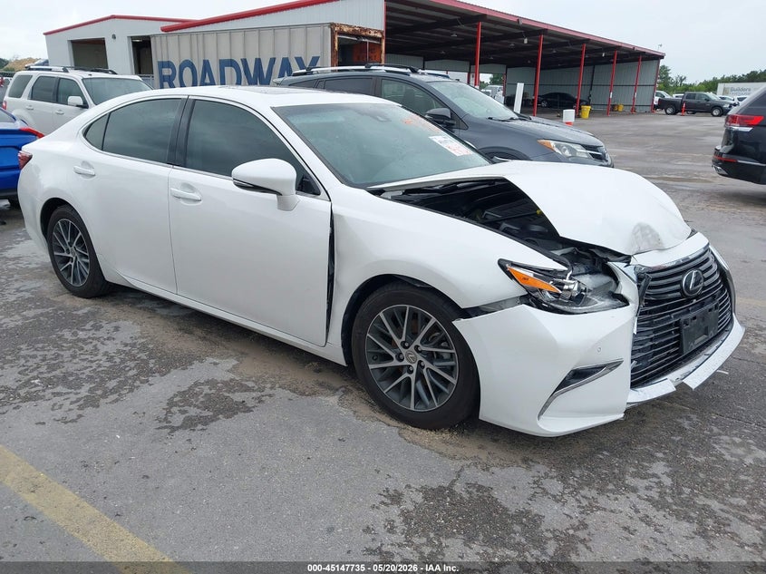 2018 Lexus ES VIN 58ABK1GG0JU112677 IAAI salvage auction — FRONT END, Original (Texas), sold $8,100 on 2026-07-30 (photo 1)