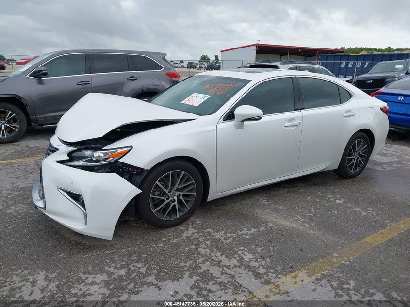 2018 Lexus ES VIN 58ABK1GG0JU112677 IAAI salvage auction — FRONT END, Original (Texas), sold $8,100 on 2026-07-30 (photo 2)
