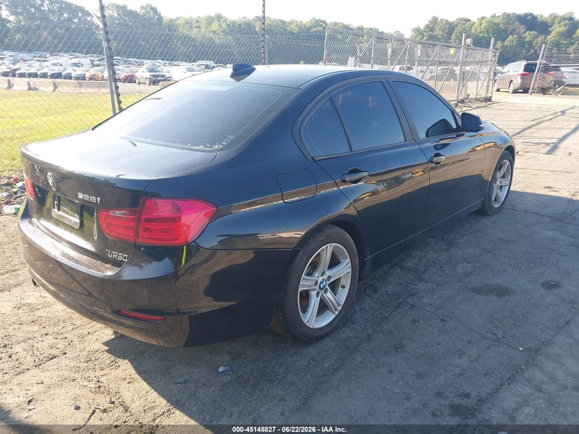 2015 BMW 3er VIN WBA3A5C52FF609110 IAAI salvage auction — NORMAL WEAR, Clear (Virginia), sold $1,675 on 2026-07-30 (photo 4)