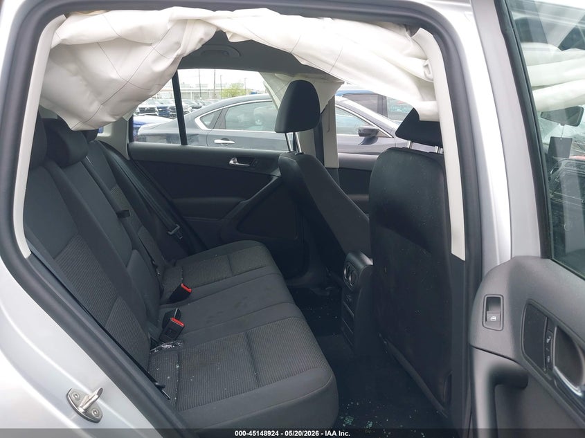 2017 Volkswagen Tiguan VIN WVGBV7AXXHK051824 IAAI salvage auction — FRONT & REAR, Mv-907A (New York), sold $525 on 2026-07-22 (photo 8)