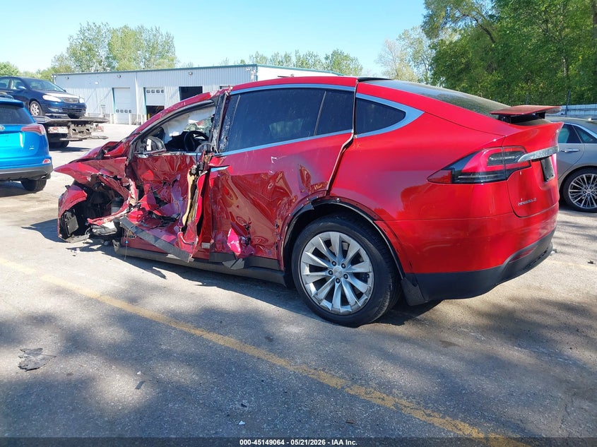 2019 Tesla Model x VIN 5YJXCDE25KF157373 IAAI salvage auction — LEFT SIDE, Clear (Michigan), sold $6,150 on 2026-07-27 (photo 3)