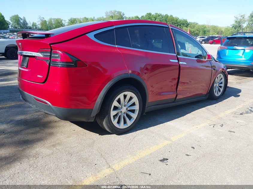 2019 Tesla Model x VIN 5YJXCDE25KF157373 IAAI salvage auction — LEFT SIDE, Clear (Michigan), sold $6,150 on 2026-07-27 (photo 4)