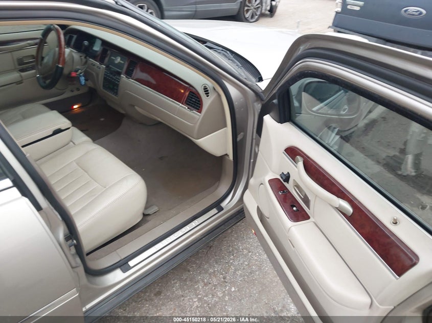 2003 Lincoln TOWN CAR VIN 1LNHM81W13Y673163 IAAI salvage auction — LEFT FRONT, Original (Texas), sold $425 on 2026-07-08 (photo 5)