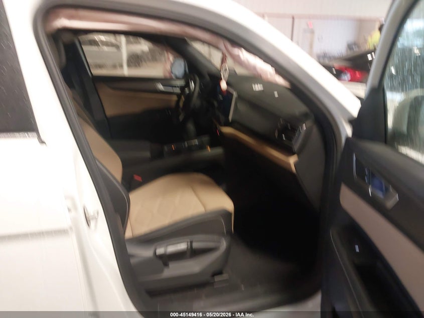 2024 Volkswagen Atlas cross sport VIN 1V2DE2CA5RC264487 IAAI salvage auction — SIDE, Original (Texas), sold $9,300 on 2026-08-01 (photo 5)