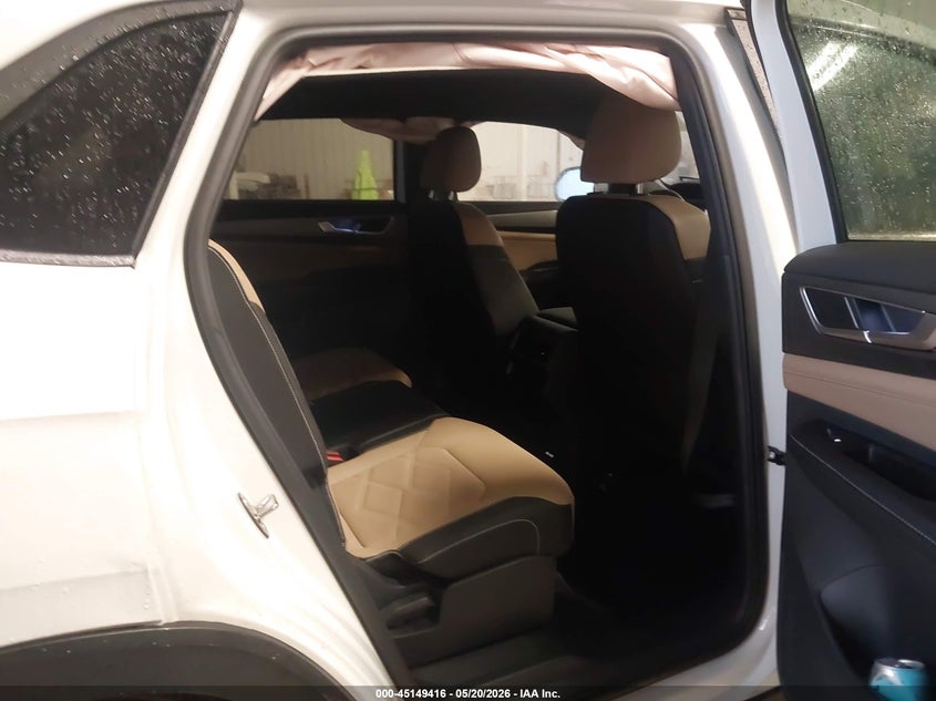 2024 Volkswagen Atlas cross sport VIN 1V2DE2CA5RC264487 IAAI salvage auction — SIDE, Original (Texas), sold $9,300 on 2026-08-01 (photo 8)