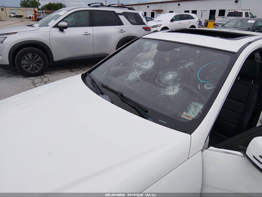 2013 Mercedes-benz C-klasse VIN WDDGF4HB2DA788196 IAAI salvage auction — HAIL, Clear (Missouri), sold $1,750 on 2026-07-06 (photo 6)