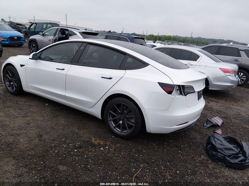 2021 Tesla Model 3 VIN 5YJ3E1EBXMF035652 IAAI salvage auction — SIDE, Salvage (California), sold $5,800 on 2026-08-02 (photo 3)