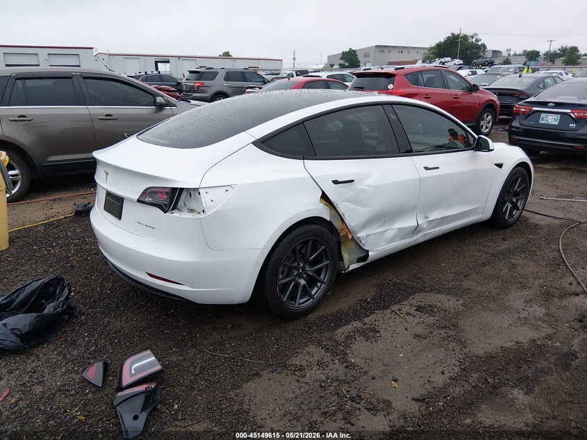 2021 Tesla Model 3 VIN 5YJ3E1EBXMF035652 IAAI salvage auction — SIDE, Salvage (California), sold $5,800 on 2026-08-02 (photo 4)