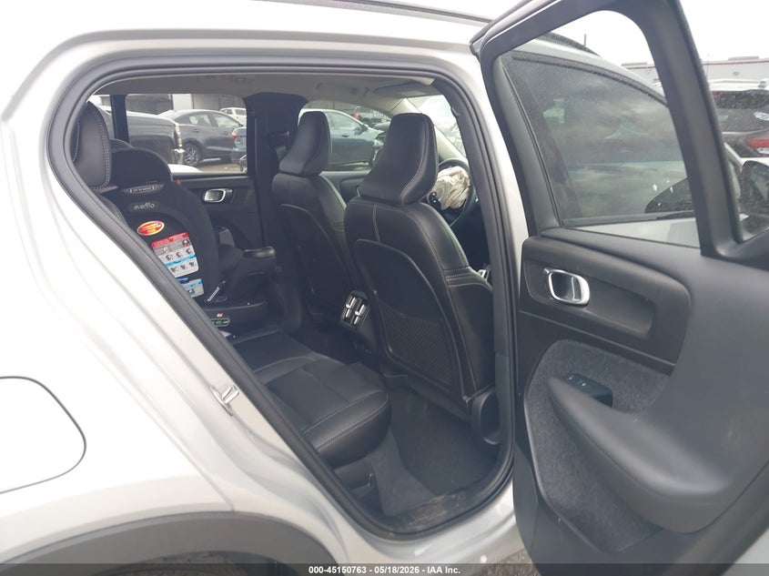 2025 Volvo Xc40 VIN YV4L12UC4S2479330 IAAI salvage auction — SIDE, Original (Texas), sold $6,800 on 2026-07-16 (photo 8)
