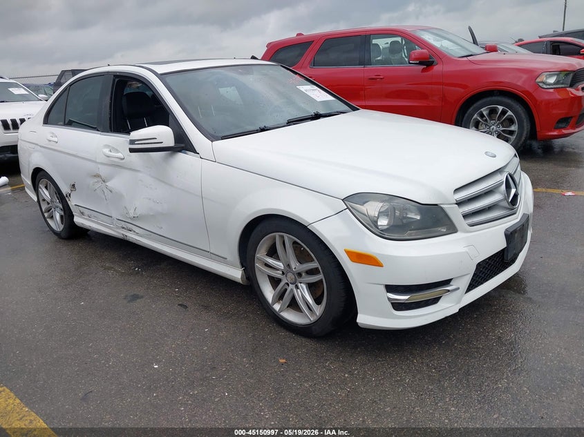 2013 Mercedes-benz C-klasse VIN WDDGF4HB6DR266656 IAAI salvage auction — RIGHT SIDE, Salvage (Texas), sold $1,325 on 2026-07-16 (photo 1)