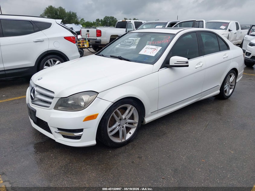 2013 Mercedes-benz C-klasse VIN WDDGF4HB6DR266656 IAAI salvage auction — RIGHT SIDE, Salvage (Texas), sold $1,325 on 2026-07-16 (photo 2)