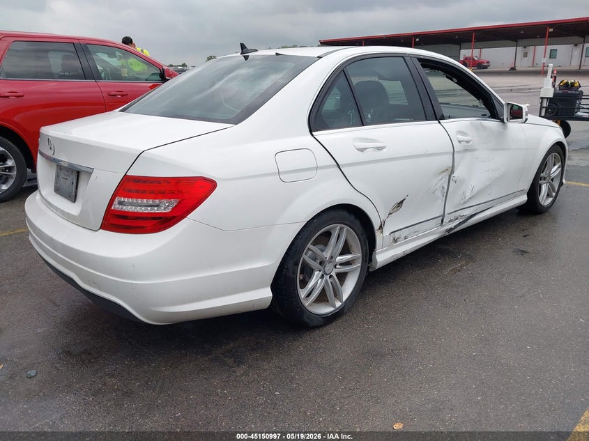 2013 Mercedes-benz C-klasse VIN WDDGF4HB6DR266656 IAAI salvage auction — RIGHT SIDE, Salvage (Texas), sold $1,325 on 2026-07-16 (photo 4)