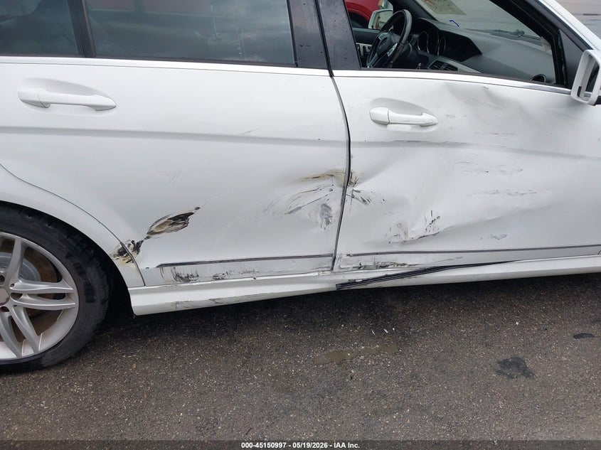 2013 Mercedes-benz C-klasse VIN WDDGF4HB6DR266656 IAAI salvage auction — RIGHT SIDE, Salvage (Texas), sold $1,325 on 2026-07-16 (photo 6)