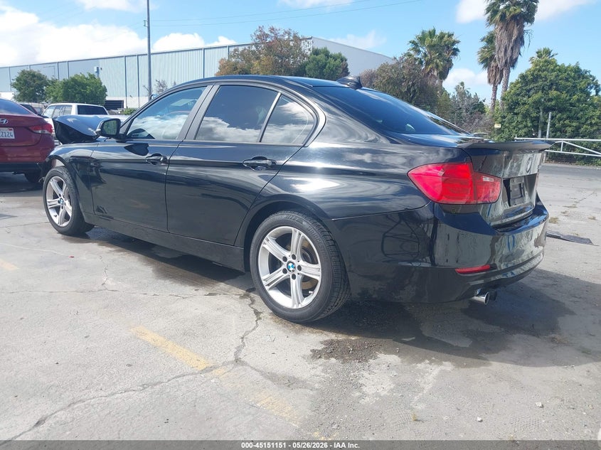 2015 BMW 3er VIN WBA3C1C59FK121430 IAAI salvage auction — NORMAL WEAR, Salvage (California), sold $450 on 2026-07-06 (photo 3)