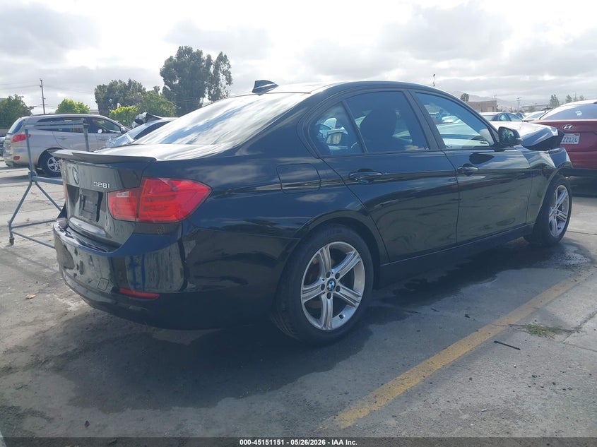 2015 BMW 3er VIN WBA3C1C59FK121430 IAAI salvage auction — NORMAL WEAR, Salvage (California), sold $450 on 2026-07-06 (photo 4)