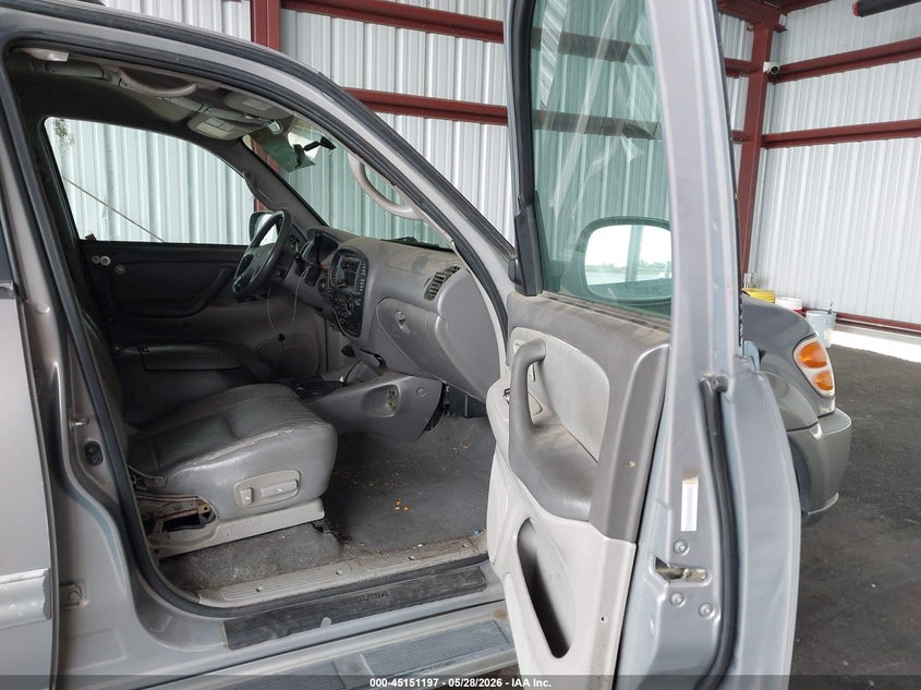 2002 Toyota Sequoia VIN 5TDZT34A82S058814 IAAI salvage auction — NORMAL WEAR, Clear - Dealer Only (California), sold $600 on 2026-07-07 (photo 5)