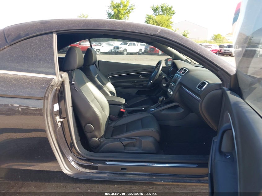 2014 Volkswagen Eos VIN WVWBW8AH0EV007258 IAAI salvage auction — HAIL, Salvage (Iowa), sold $2,400 on 2026-08-10 (photo 5)