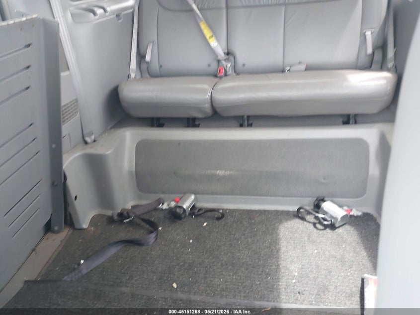 2010 Toyota Sienna VIN 5TDYK4CC1AS335440 IAAI salvage auction — RIGHT SIDE, Clear (Massachusetts), sold $1,100 on 2026-07-10 (photo 8)