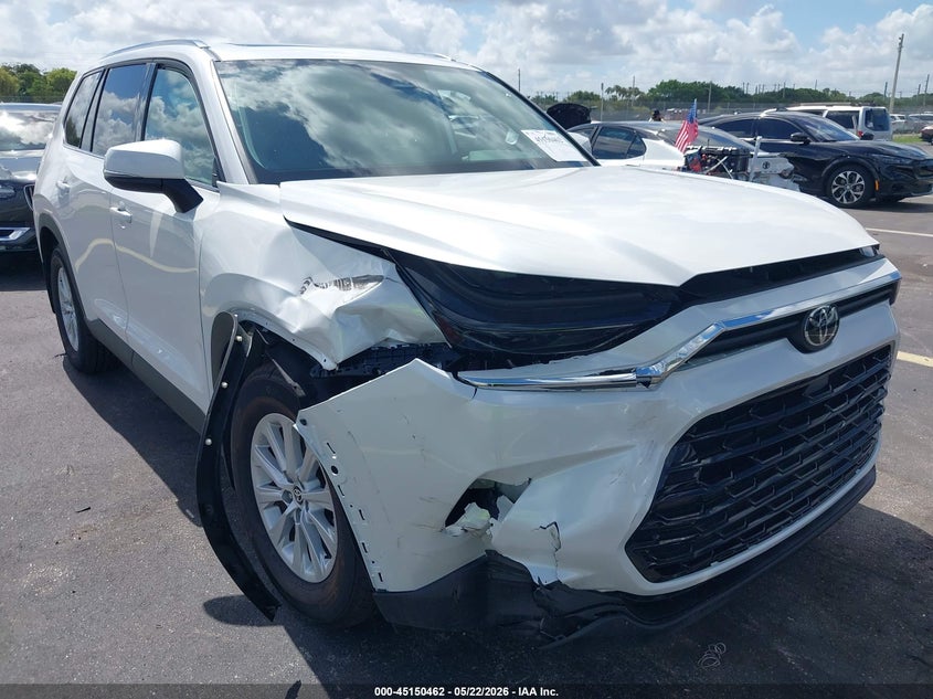 2026 Toyota VIN 5TDAAAA53TS042620 IAAI salvage auction — RIGHT FRONT, Rebuildable (Florida), sold $15,100 on 2026-07-30 (photo 6)