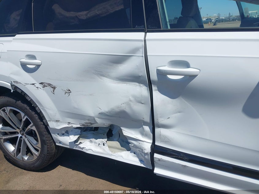 2026 Audi Q7 VIN WA1LCBF70TD006442 IAAI salvage auction — RIGHT SIDE, Salvage (California), sold $15,700 on 2026-07-29 (photo 6)